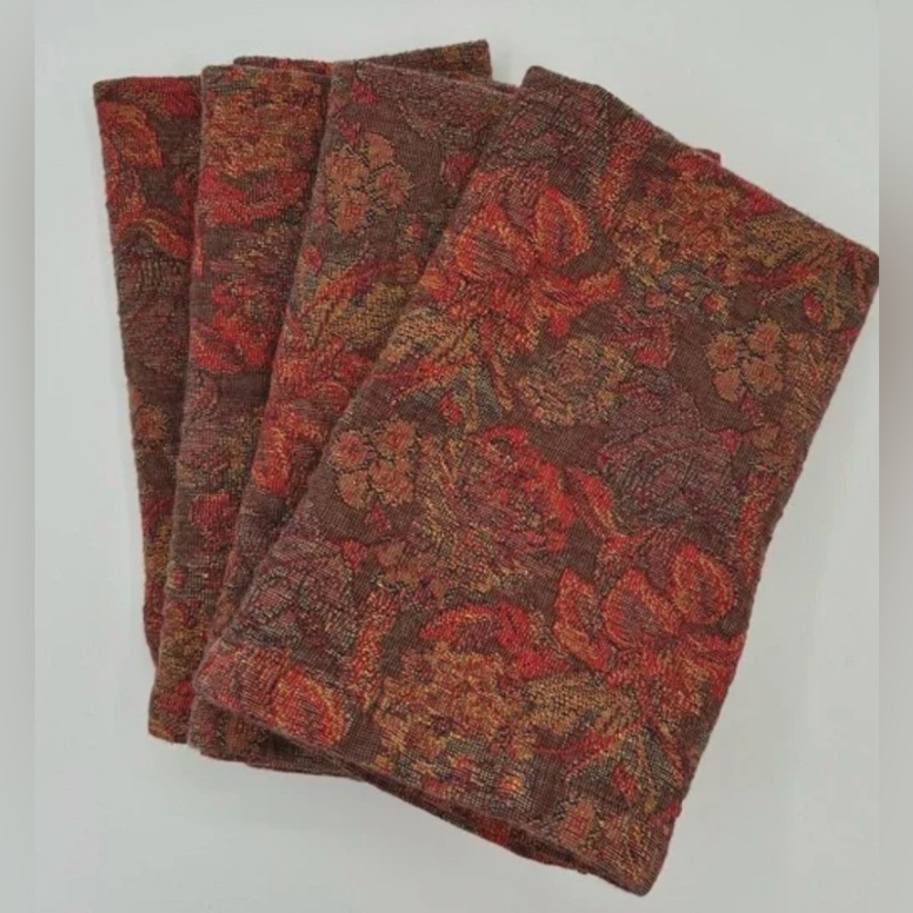 Crate&Barrel Halina Tapestry Napkin 4pc set red green leaves holiday Earth tones
